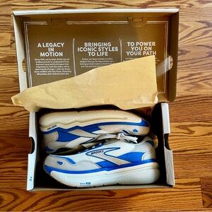 Brooks Ghost Max SE Silver and Blue Shoes